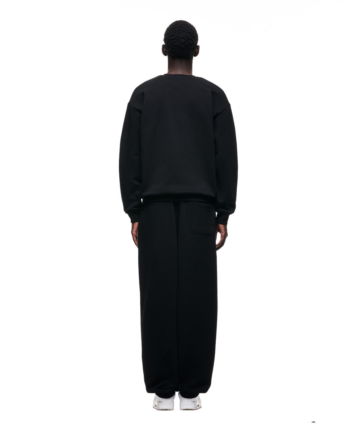 6PM+ CREWNECK '26 BLACK